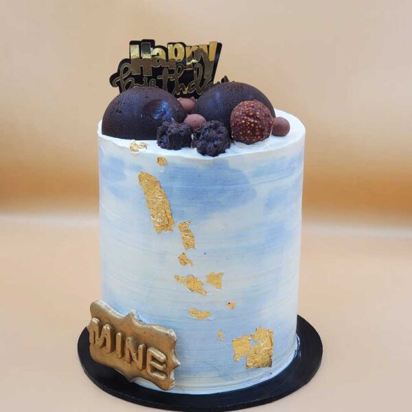 Rheds Indulgence | Cake for him | event bakery | Mine Chocolate Topping Cake | Boldin Website Developer